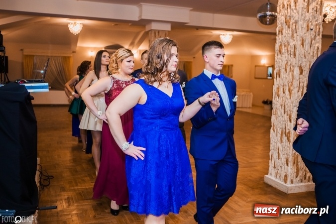 Zdjęcie w galerii na portalu naszraciborz.pl: Bal maturalny Ekonomika w Rogożanach wiadomości z regionu