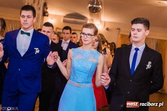 Zdjęcie w galerii na portalu naszraciborz.pl: Bal maturalny Ekonomika w Rogożanach wiadomości z regionu