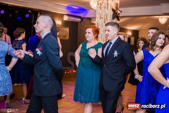Zdjęcie w galerii na portalu naszraciborz.pl: Bal maturalny Ekonomika w Rogożanach wiadomości z regionu