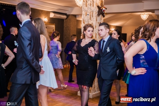 Zdjęcie w galerii na portalu naszraciborz.pl: Bal maturalny Ekonomika w Rogożanach wiadomości z regionu