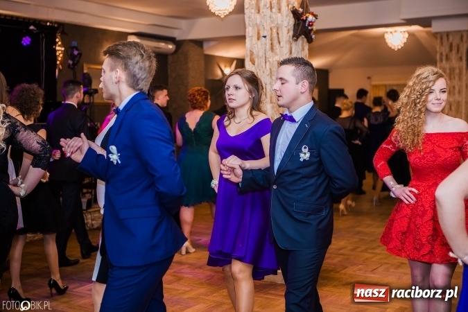 Zdjęcie w galerii na portalu naszraciborz.pl: Bal maturalny Ekonomika w Rogożanach wiadomości z regionu