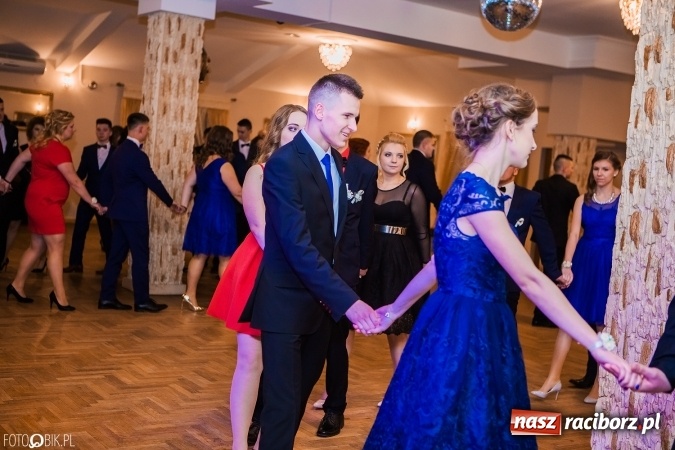 Zdjęcie w galerii na portalu naszraciborz.pl: Bal maturalny Ekonomika w Rogożanach wiadomości z regionu