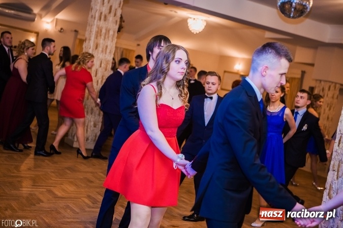 Zdjęcie w galerii na portalu naszraciborz.pl: Bal maturalny Ekonomika w Rogożanach wiadomości z regionu