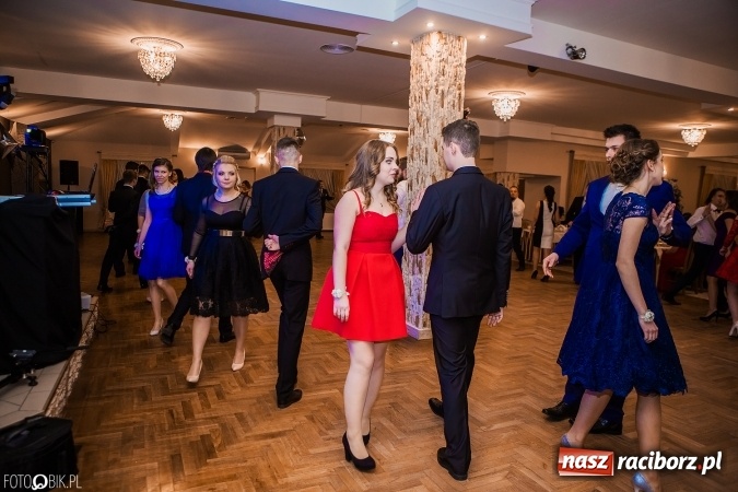 Zdjęcie w galerii na portalu naszraciborz.pl: Bal maturalny Ekonomika w Rogożanach wiadomości z regionu