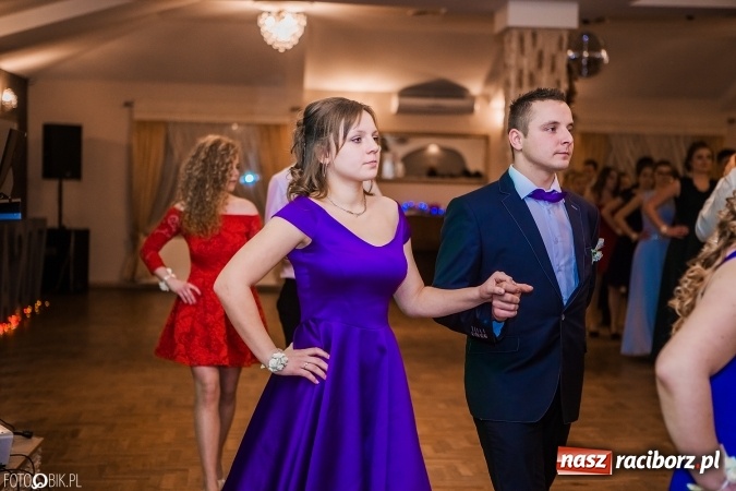 Zdjęcie w galerii na portalu naszraciborz.pl: Bal maturalny Ekonomika w Rogożanach wiadomości z regionu