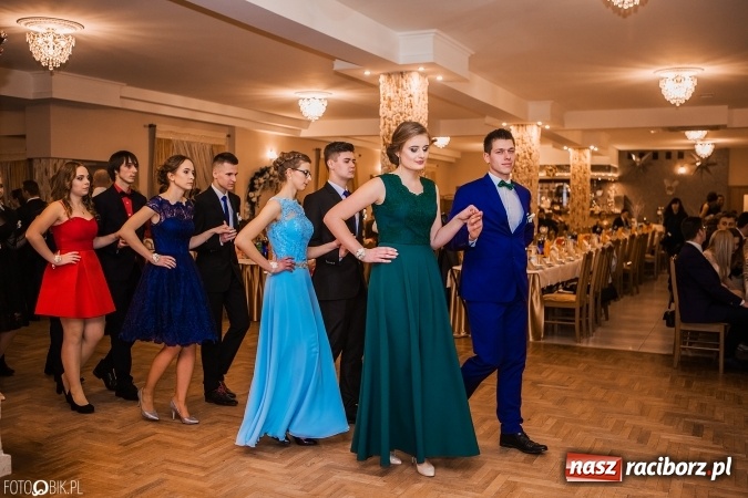 Zdjęcie w galerii na portalu naszraciborz.pl: Bal maturalny Ekonomika w Rogożanach wiadomości z regionu