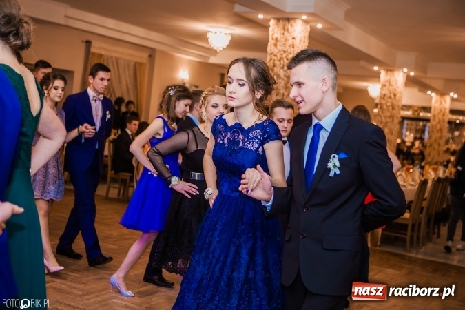Zdjęcie w galerii na portalu naszraciborz.pl: Bal maturalny Ekonomika w Rogożanach wiadomości z regionu