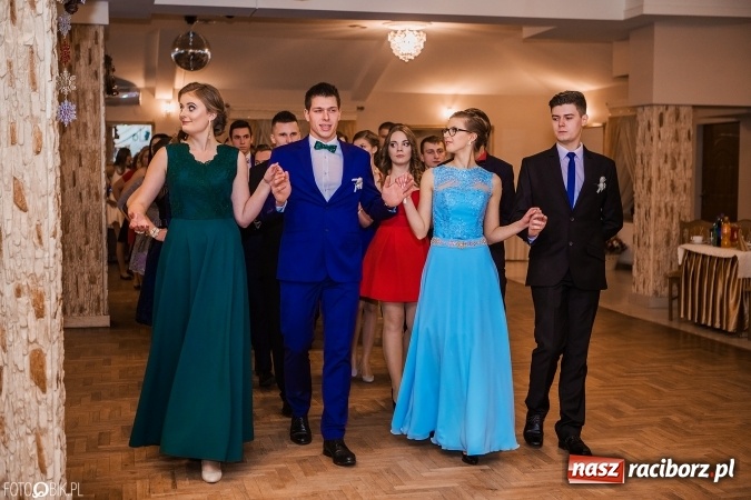 Zdjęcie w galerii na portalu naszraciborz.pl: Bal maturalny Ekonomika w Rogożanach wiadomości z regionu