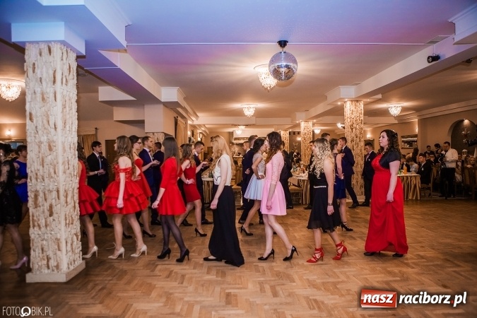 Zdjęcie w galerii na portalu naszraciborz.pl: Bal maturalny Ekonomika w Rogożanach wiadomości z regionu