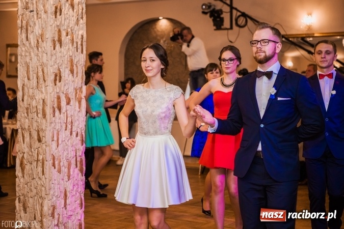 Zdjęcie w galerii na portalu naszraciborz.pl: Bal maturalny Ekonomika w Rogożanach wiadomości z regionu