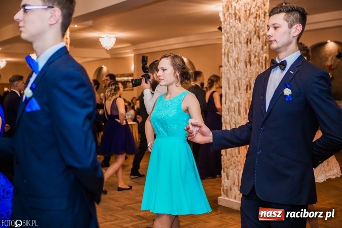 Zdjęcie w galerii na portalu naszraciborz.pl: Bal maturalny Ekonomika w Rogożanach wiadomości z regionu