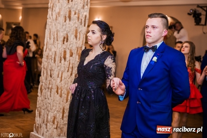 Zdjęcie w galerii na portalu naszraciborz.pl: Bal maturalny Ekonomika w Rogożanach wiadomości z regionu