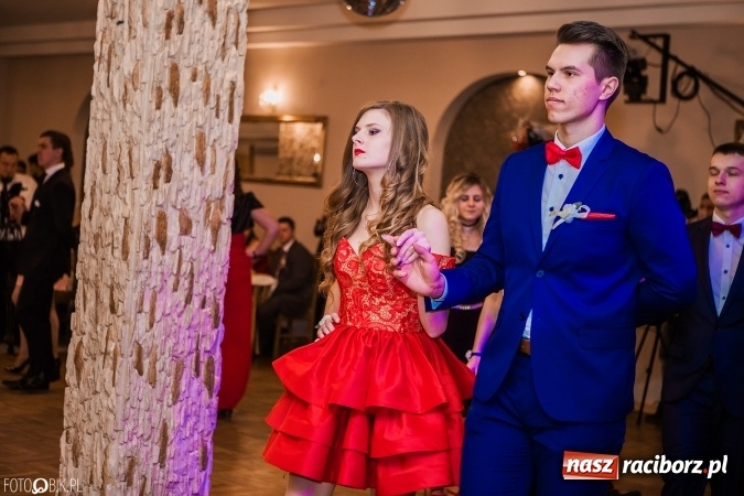 Zdjęcie w galerii na portalu naszraciborz.pl: Bal maturalny Ekonomika w Rogożanach wiadomości z regionu