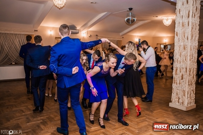 Zdjęcie w galerii na portalu naszraciborz.pl: Bal maturalny Ekonomika w Rogożanach wiadomości z regionu