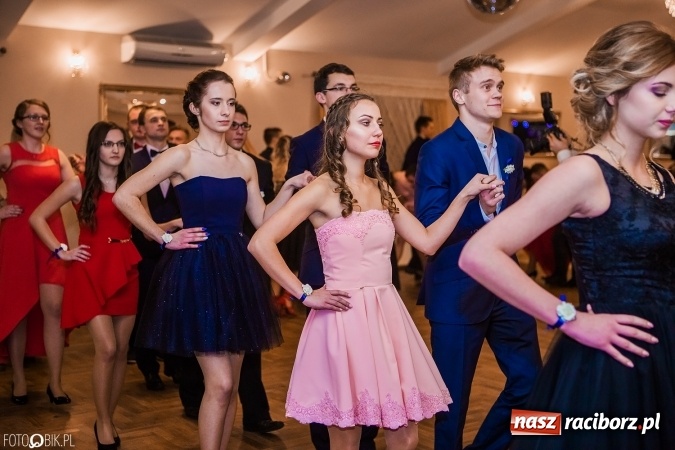 Zdjęcie w galerii na portalu naszraciborz.pl: Bal maturalny Ekonomika w Rogożanach wiadomości z regionu