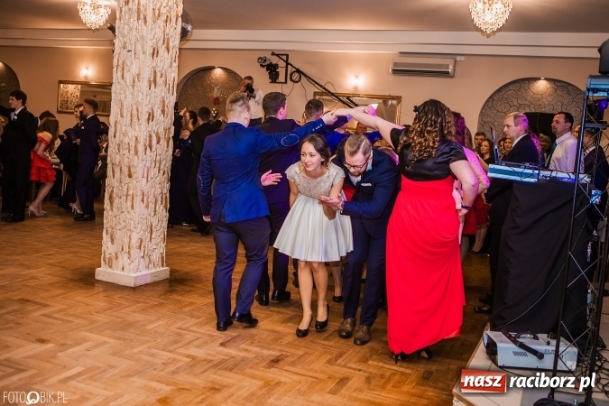 Zdjęcie w galerii na portalu naszraciborz.pl: Bal maturalny Ekonomika w Rogożanach wiadomości z regionu