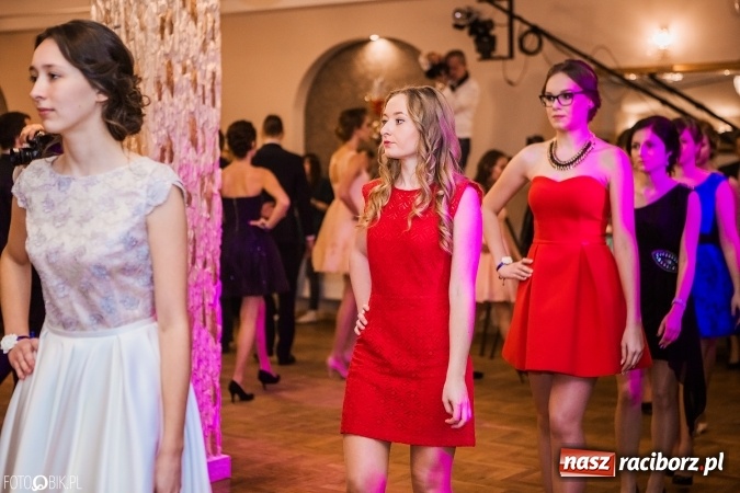 Zdjęcie w galerii na portalu naszraciborz.pl: Bal maturalny Ekonomika w Rogożanach wiadomości z regionu
