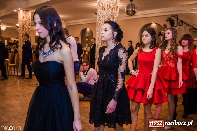 Zdjęcie w galerii na portalu naszraciborz.pl: Bal maturalny Ekonomika w Rogożanach wiadomości z regionu