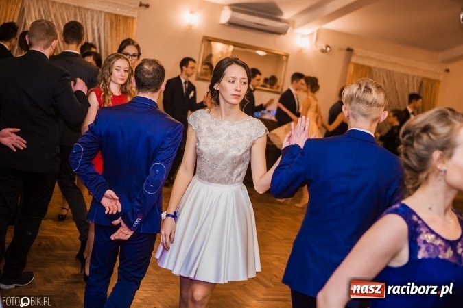 Zdjęcie w galerii na portalu naszraciborz.pl: Bal maturalny Ekonomika w Rogożanach wiadomości z regionu