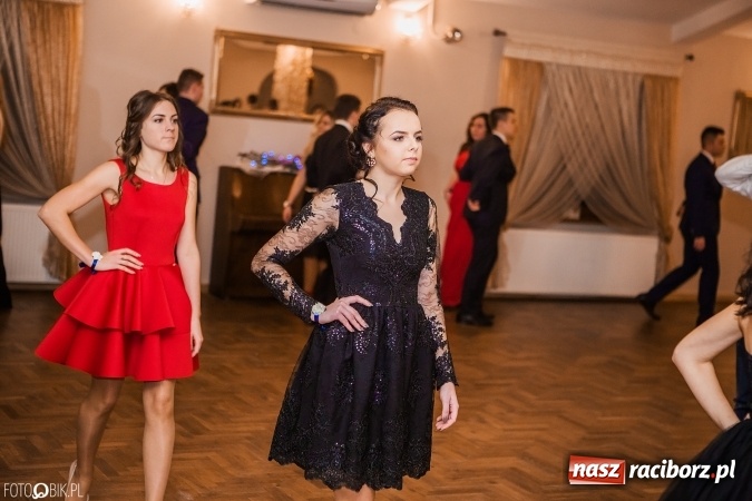 Zdjęcie w galerii na portalu naszraciborz.pl: Bal maturalny Ekonomika w Rogożanach wiadomości z regionu