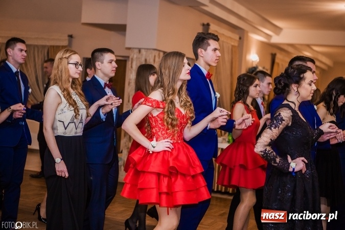 Zdjęcie w galerii na portalu naszraciborz.pl: Bal maturalny Ekonomika w Rogożanach wiadomości z regionu