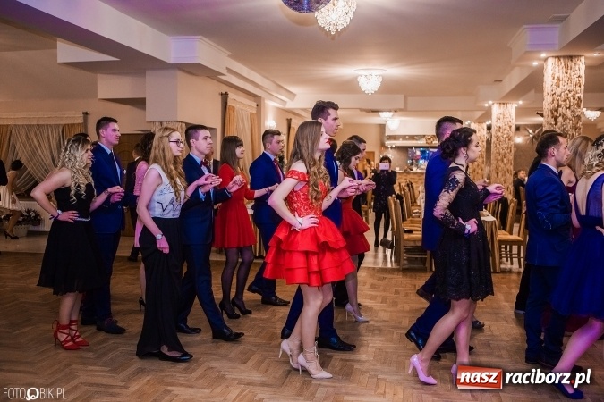Zdjęcie w galerii na portalu naszraciborz.pl: Bal maturalny Ekonomika w Rogożanach wiadomości z regionu