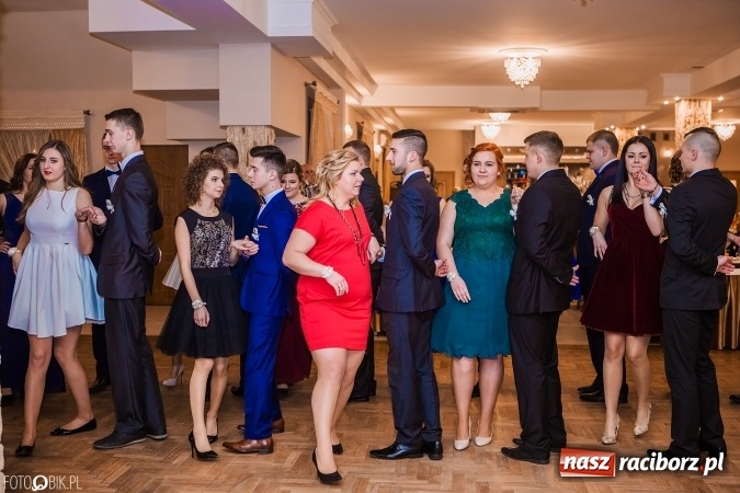 Zdjęcie w galerii na portalu naszraciborz.pl: Bal maturalny Ekonomika w Rogożanach wiadomości z regionu