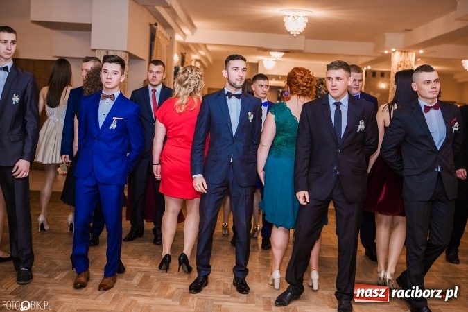 Zdjęcie w galerii na portalu naszraciborz.pl: Bal maturalny Ekonomika w Rogożanach wiadomości z regionu