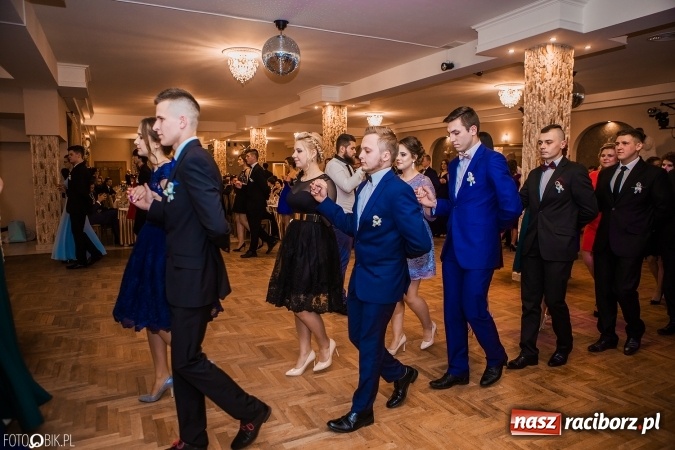 Zdjęcie w galerii na portalu naszraciborz.pl: Bal maturalny Ekonomika w Rogożanach wiadomości z regionu