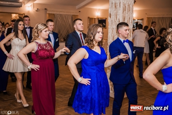 Zdjęcie w galerii na portalu naszraciborz.pl: Bal maturalny Ekonomika w Rogożanach wiadomości z regionu