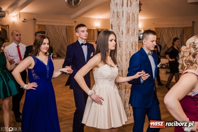 Zdjęcie w galerii na portalu naszraciborz.pl: Bal maturalny Ekonomika w Rogożanach wiadomości z regionu