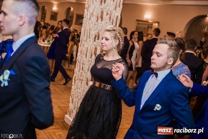 Zdjęcie w galerii na portalu naszraciborz.pl: Bal maturalny Ekonomika w Rogożanach wiadomości z regionu
