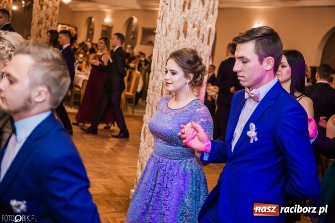 Zdjęcie w galerii na portalu naszraciborz.pl: Bal maturalny Ekonomika w Rogożanach wiadomości z regionu