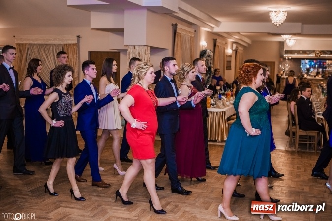 Zdjęcie w galerii na portalu naszraciborz.pl: Bal maturalny Ekonomika w Rogożanach wiadomości z regionu