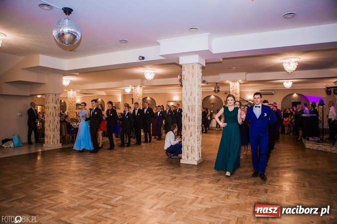 Zdjęcie w galerii na portalu naszraciborz.pl: Bal maturalny Ekonomika w Rogożanach wiadomości z regionu