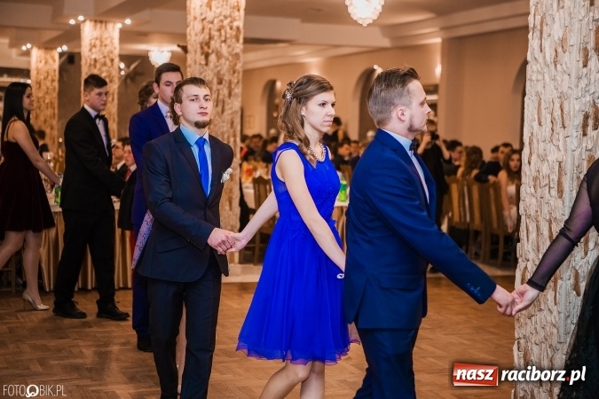 Zdjęcie w galerii na portalu naszraciborz.pl: Bal maturalny Ekonomika w Rogożanach wiadomości z regionu