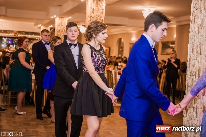 Zdjęcie w galerii na portalu naszraciborz.pl: Bal maturalny Ekonomika w Rogożanach wiadomości z regionu