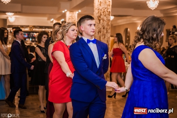 Zdjęcie w galerii na portalu naszraciborz.pl: Bal maturalny Ekonomika w Rogożanach wiadomości z regionu