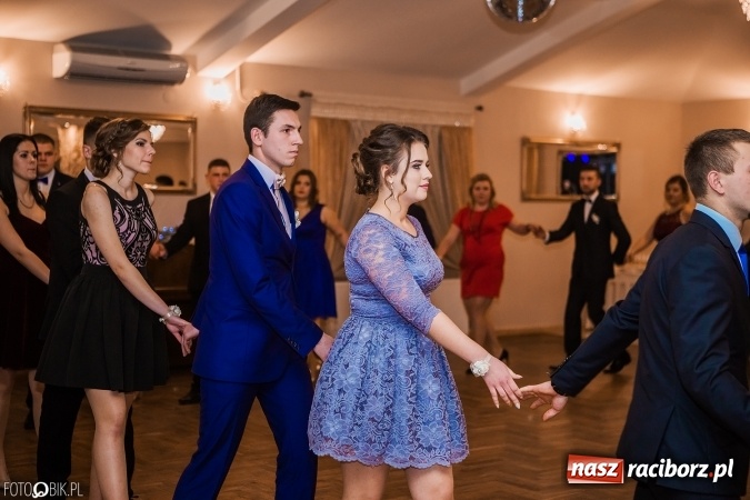 Zdjęcie w galerii na portalu naszraciborz.pl: Bal maturalny Ekonomika w Rogożanach wiadomości z regionu