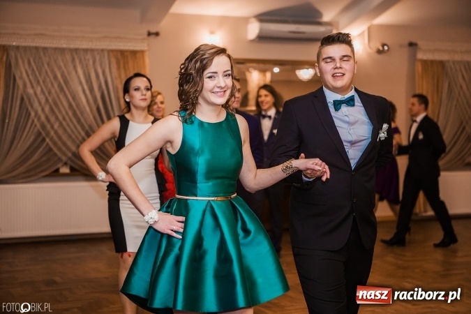 Zdjęcie w galerii na portalu naszraciborz.pl: Bal maturalny Ekonomika w Rogożanach wiadomości z regionu