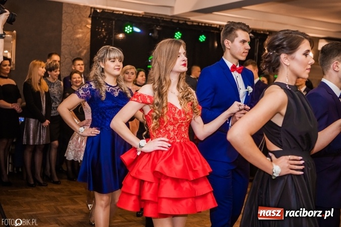 Zdjęcie w galerii na portalu naszraciborz.pl: Bal maturalny Ekonomika w Rogożanach wiadomości z regionu