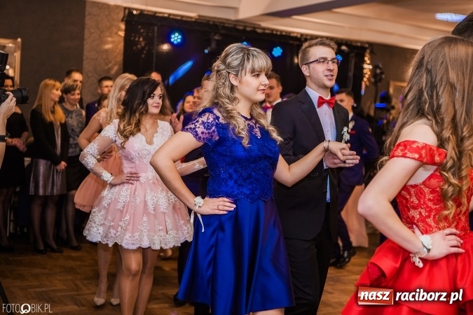 Zdjęcie w galerii na portalu naszraciborz.pl: Bal maturalny Ekonomika w Rogożanach wiadomości z regionu
