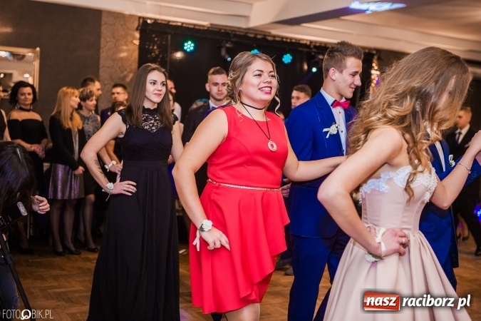 Zdjęcie w galerii na portalu naszraciborz.pl: Bal maturalny Ekonomika w Rogożanach wiadomości z regionu