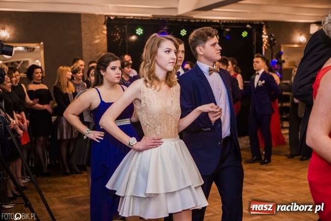 Zdjęcie w galerii na portalu naszraciborz.pl: Bal maturalny Ekonomika w Rogożanach wiadomości z regionu