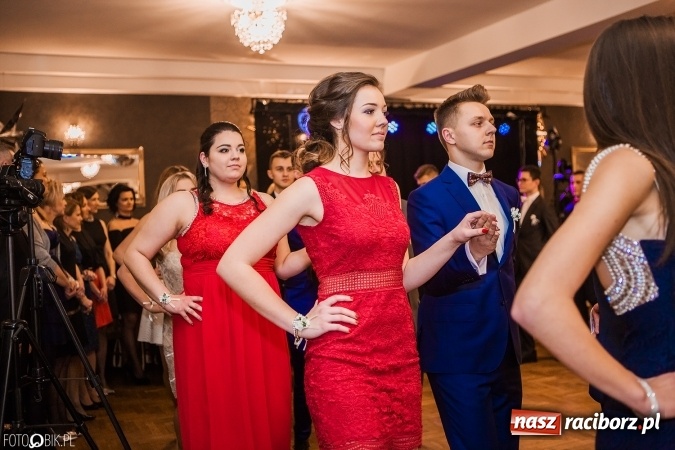 Zdjęcie w galerii na portalu naszraciborz.pl: Bal maturalny Ekonomika w Rogożanach wiadomości z regionu