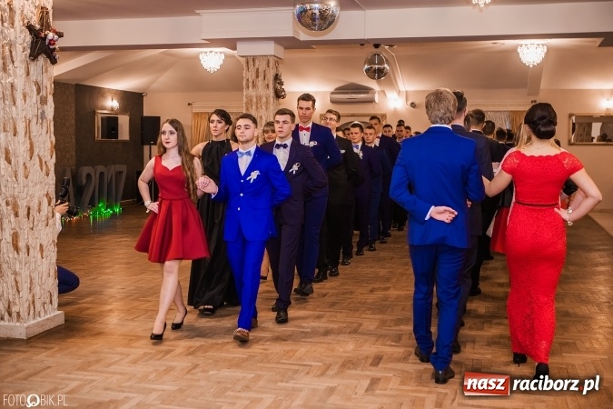 Zdjęcie w galerii na portalu naszraciborz.pl: Bal maturalny Ekonomika w Rogożanach wiadomości z regionu