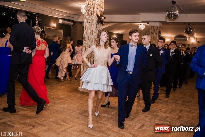 Zdjęcie w galerii na portalu naszraciborz.pl: Bal maturalny Ekonomika w Rogożanach wiadomości z regionu