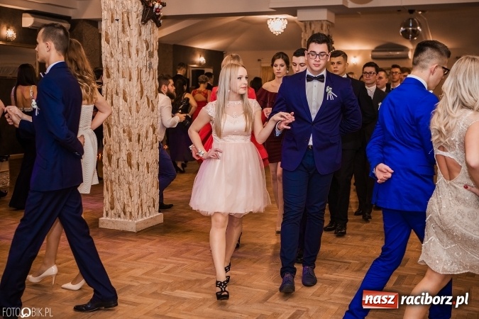 Zdjęcie w galerii na portalu naszraciborz.pl: Bal maturalny Ekonomika w Rogożanach wiadomości z regionu