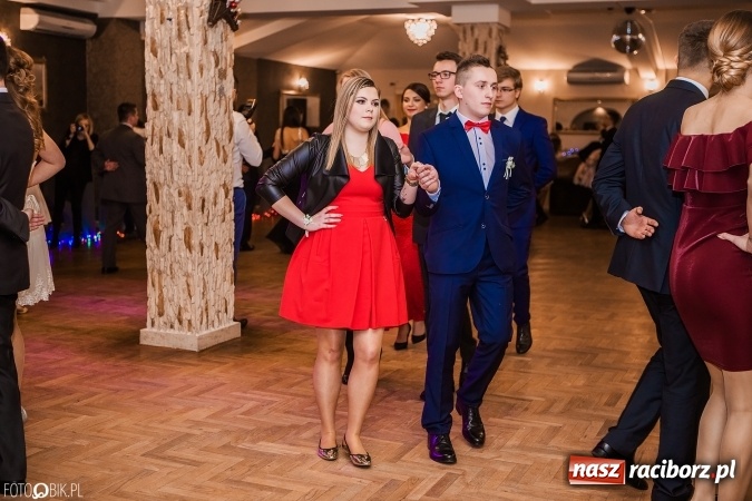Zdjęcie w galerii na portalu naszraciborz.pl: Bal maturalny Ekonomika w Rogożanach wiadomości z regionu