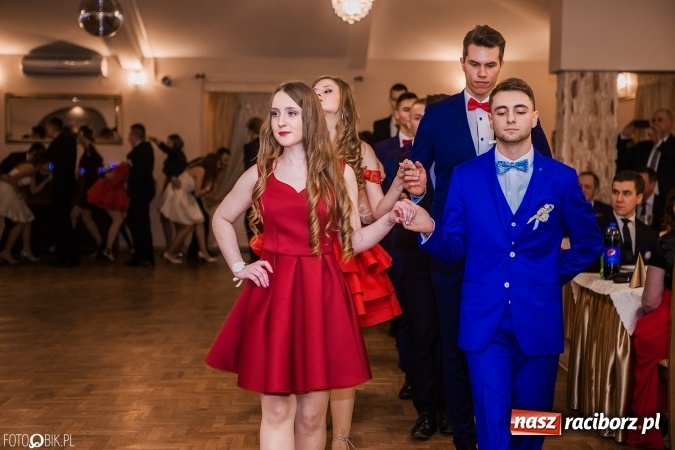 Zdjęcie w galerii na portalu naszraciborz.pl: Bal maturalny Ekonomika w Rogożanach wiadomości z regionu
